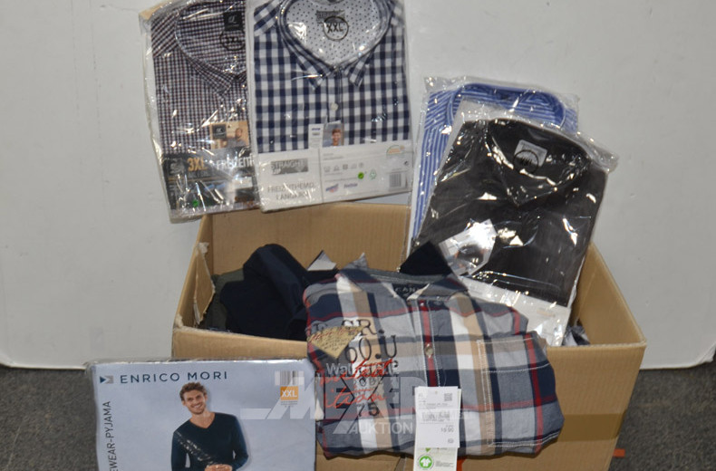 Posten neuwertiger Herrenhemden