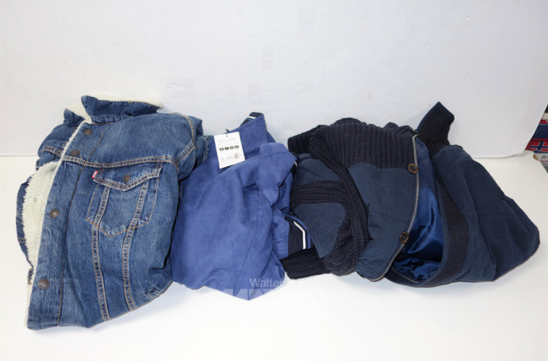 Posten neuwertiger Jeans- u. Stoffjacken
