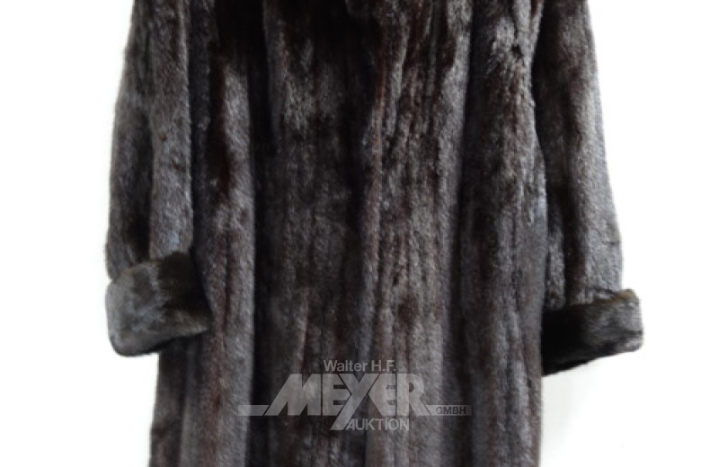 6 div. Pelzmäntel u. 1 Stola