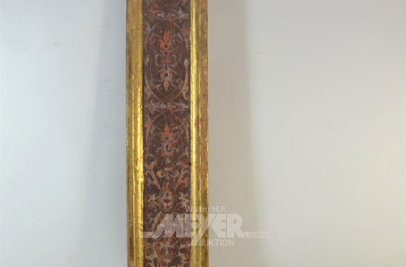 2 Supraporten u. 1 Holzdekoration