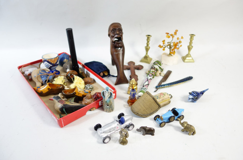 Posten Dekorationen: u.a. Automodelle,