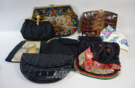 7 div. kl. Handtaschen (Leder u. Stoff)