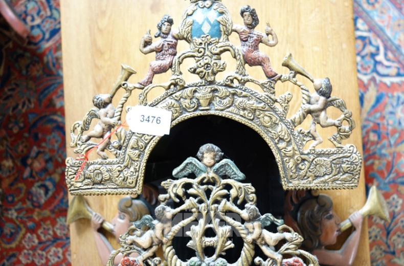 Freischwingeruhr mit Mondphase,