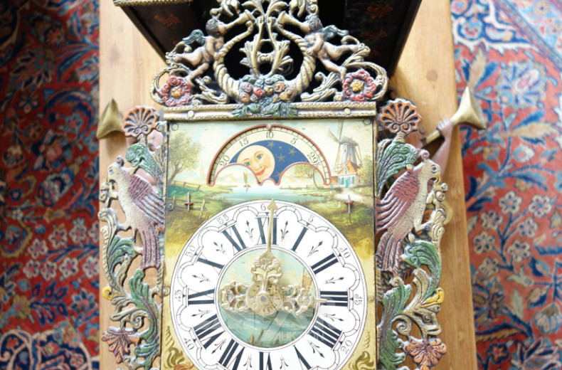 Freischwingeruhr mit Mondphase,