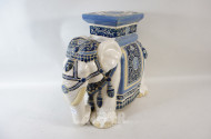 Keramik-Blumenhocker ''Elefant''