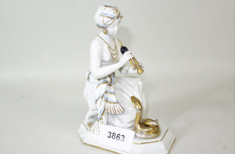 kl. Porzellan-Figur,