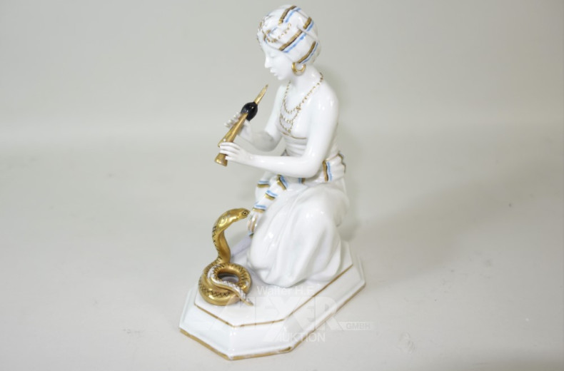 kl. Porzellan-Figur,