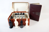 Kasten mit Schachfiguren, Kunststoff