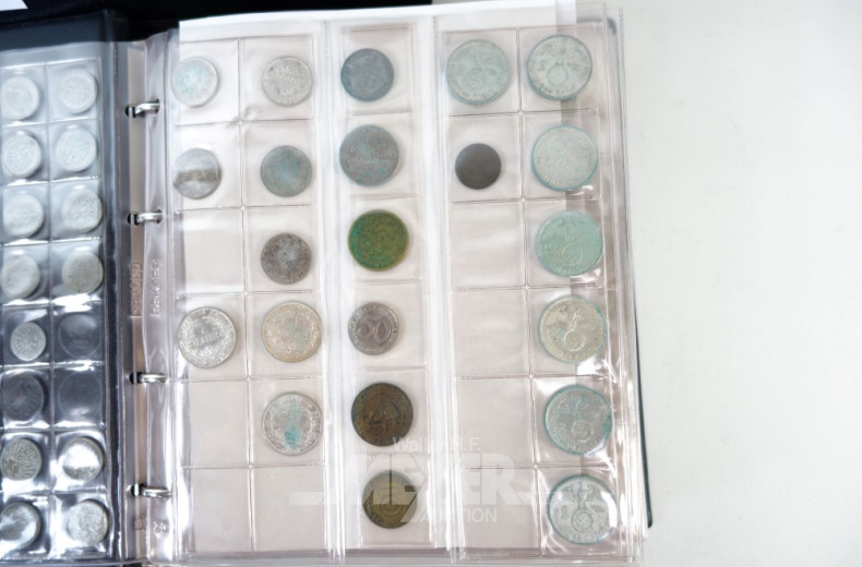 Münzalbum mit ca. 220 versch. Münzen: