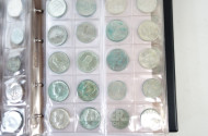 Münzalbum mit ca. 220 versch. Münzen: