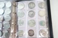Münzalbum mit ca. 220 versch. Münzen: