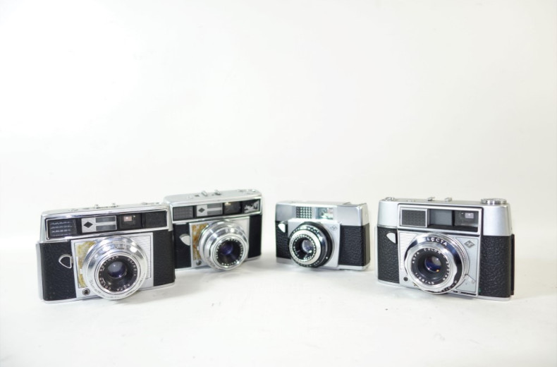 17 versch. Spiegelreflexkameras: