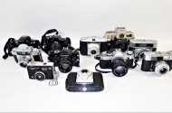 11 versch. Fotokamersa: REVUE, PENTAX,