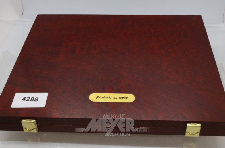 Kassette mit 12 Gedenkprägungen