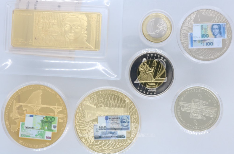 Kassette mit 7 Gedenkmünzen, Barren