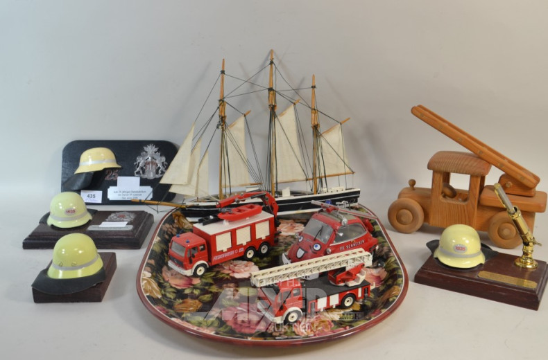 Konvolut: Modellautos, Schiff,