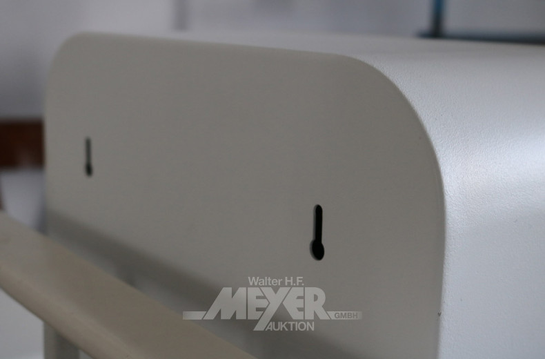 4 Feuerlöscherboxen sowie 1 Erste-Hilfe