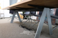Konferenztisch, Kernbuche massiv auf