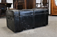 nostalgischer Überseekoffer, lackiert,