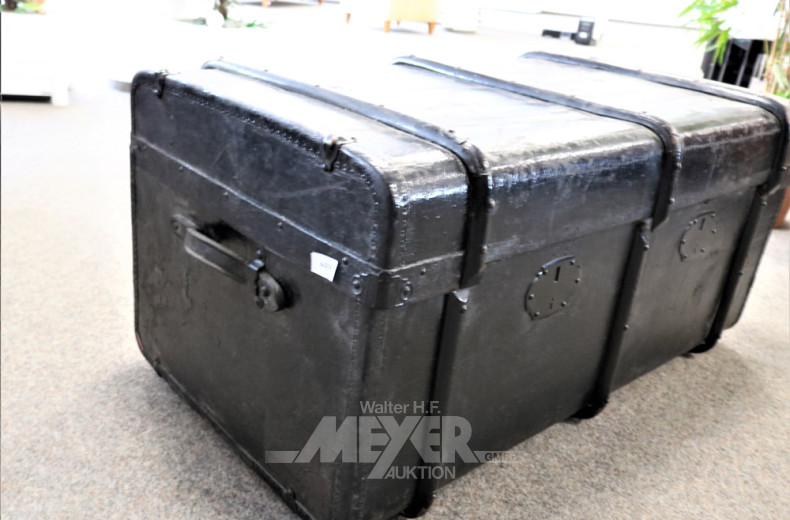 nostalgischer Überseekoffer, lackiert,