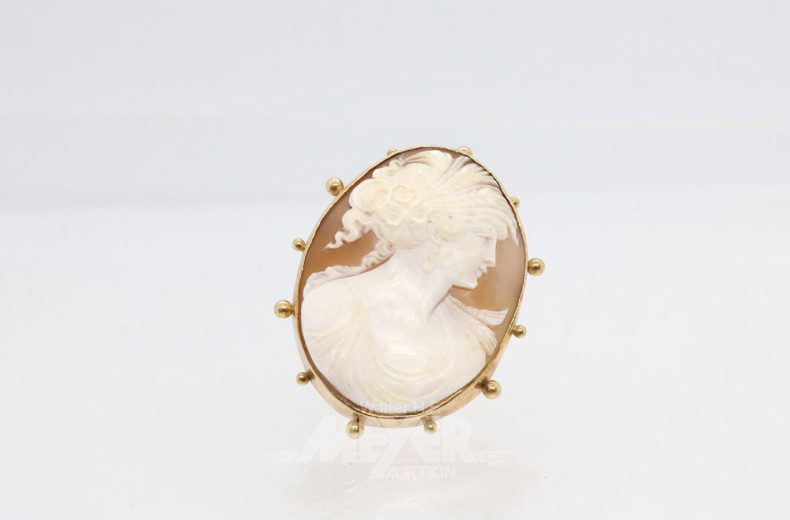 Kamee-Brosche mit Gelbgold-Fassung,