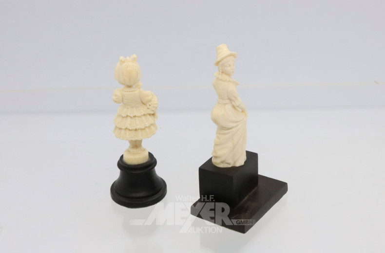 2 kleine Mädchen-Figuren, Horn