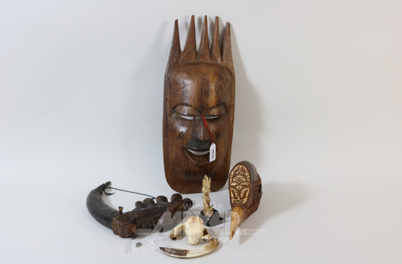 Posten Holz- und Horn-Schnitzereien: