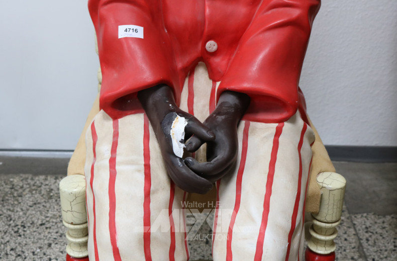 lebensgroße Gipfsfigur, beschädigt,