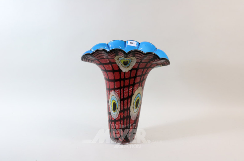 Glas-Bodenvase im Muranostil,