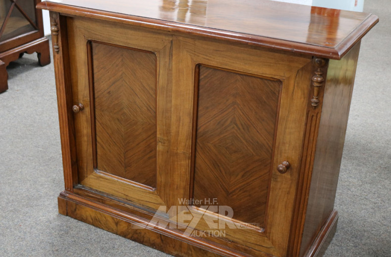 Gründerzeit-Aktenanrichte,