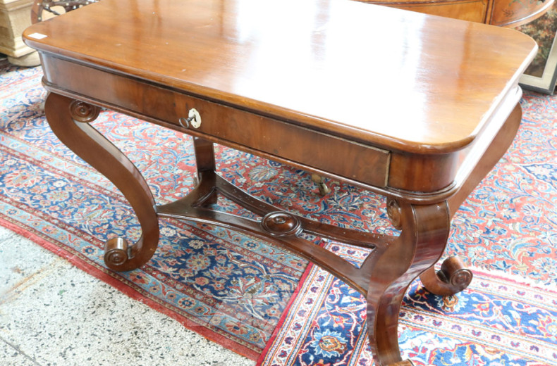 Salontisch 19. Jhd., Mahagoni,