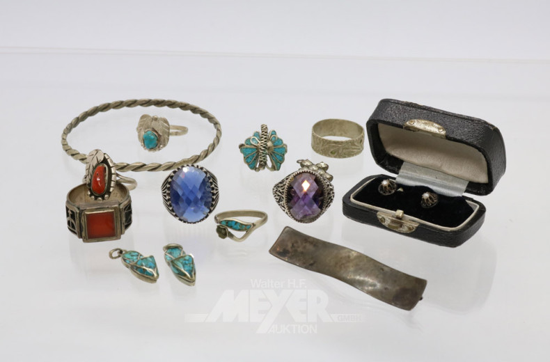 Holzschachtel mit Silberschmuck