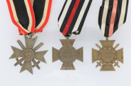 3 Orden, 4 Medaillen