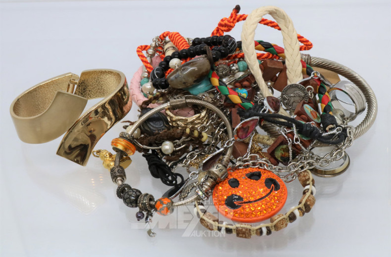 Posten Modeschmuck: Armbänder, Ketten