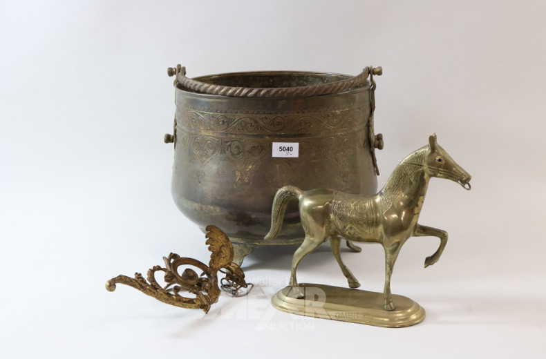 Messingkessel und 2 Figuren