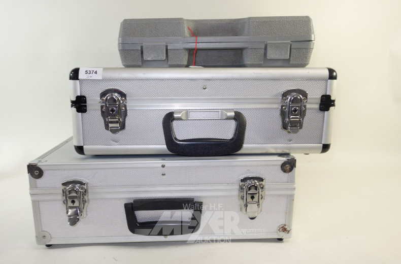 2 Alu-Koffer mit div. Kleinwerkzeug