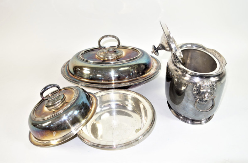 Teedose Plated mit Löwenkopf-Montierung