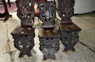 3 antike Stühle, beschädigt