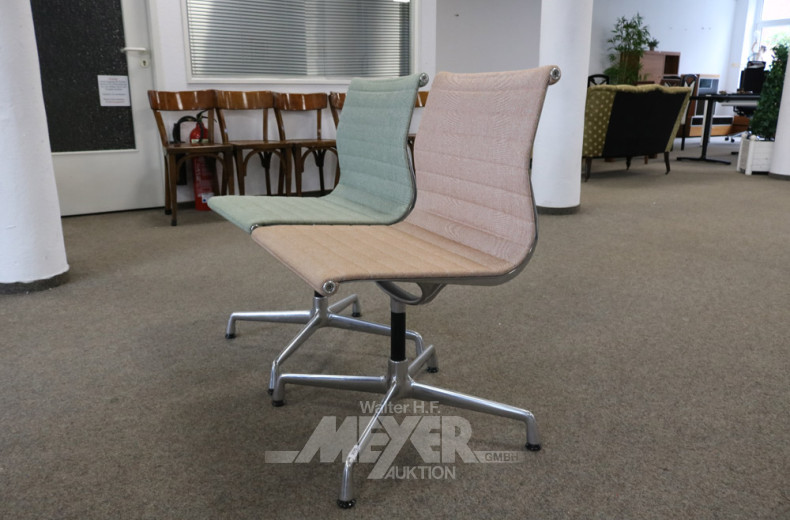 2 Konferenzstühle, starr,