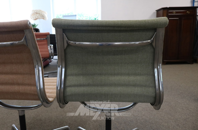 2 Konferenzstühle, starr,