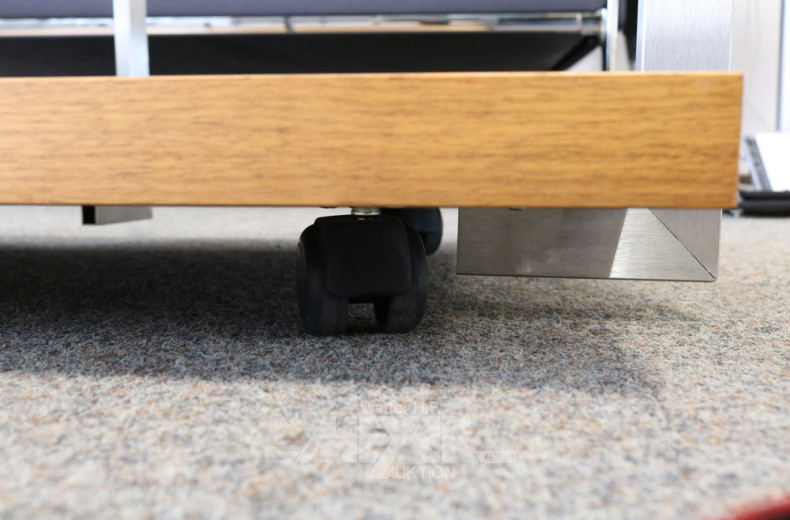 Wohnzimmertisch mit Glasplatte,