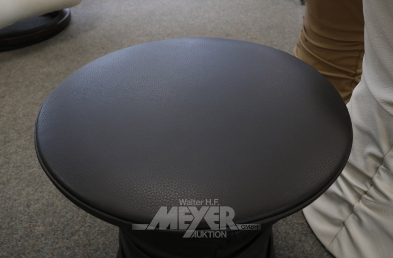 kleine Sitzgruppe, Lederbezug,