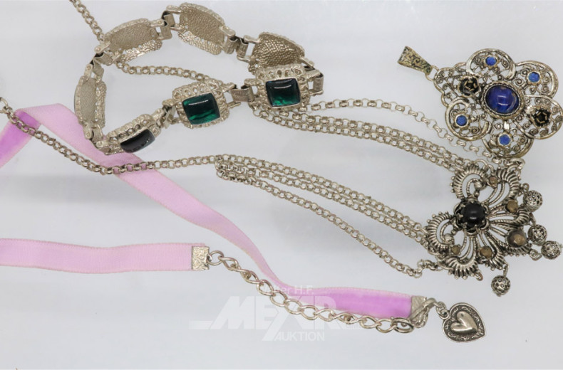 Posten Modeschmuck: Broschen, Ketten