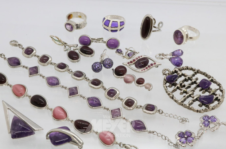 Posten Mode-und Silberschmuck-Garnituren