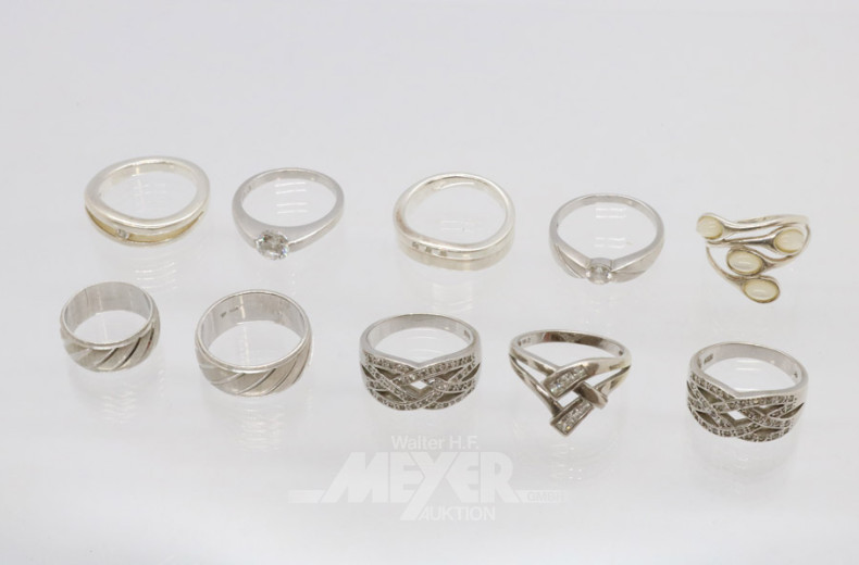 25 Silberringe und Ohrgehänge
