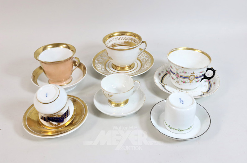 4 Sammeltassen u.a. MEISSEN,