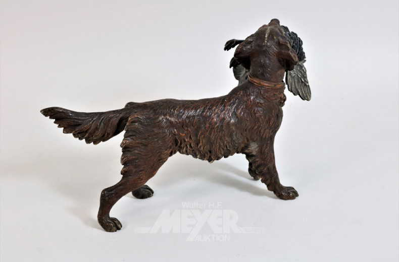 Bronzefigur ''Jagdhund mit Beute'',
