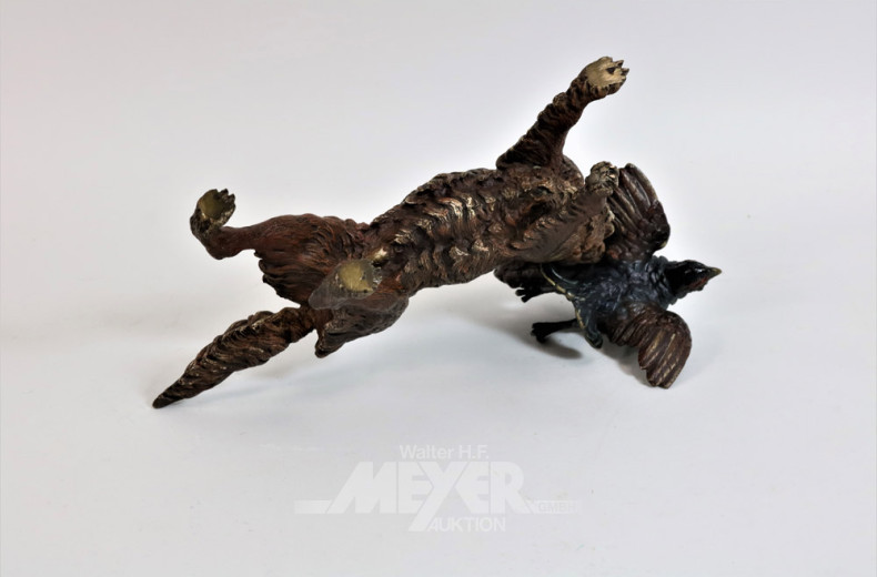 Bronzefigur ''Jagdhund mit Beute'',