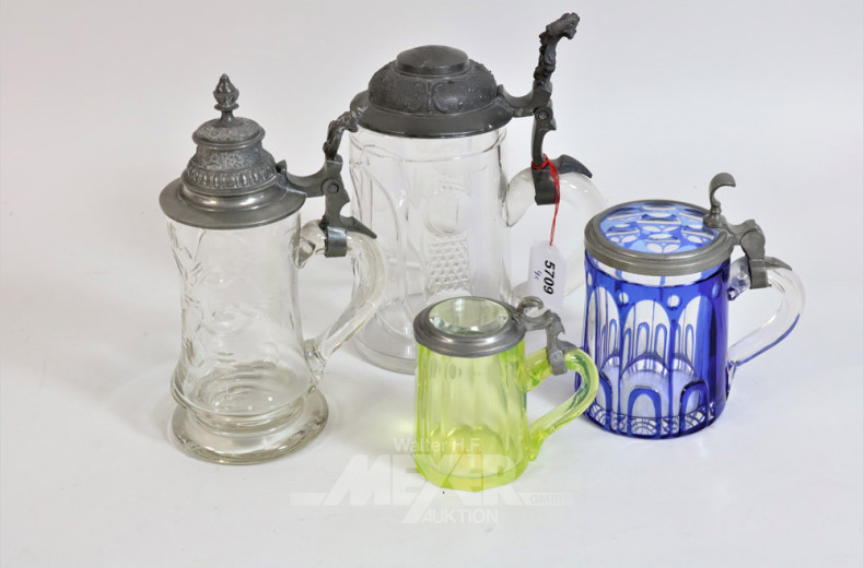 4 Bierkrüge mit Zinndeckel,