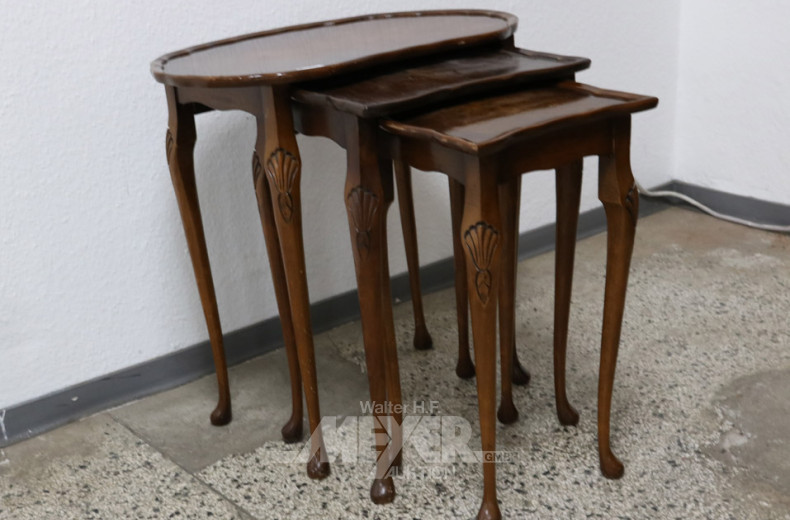 kl. Dreisatz-Beistelltisch,